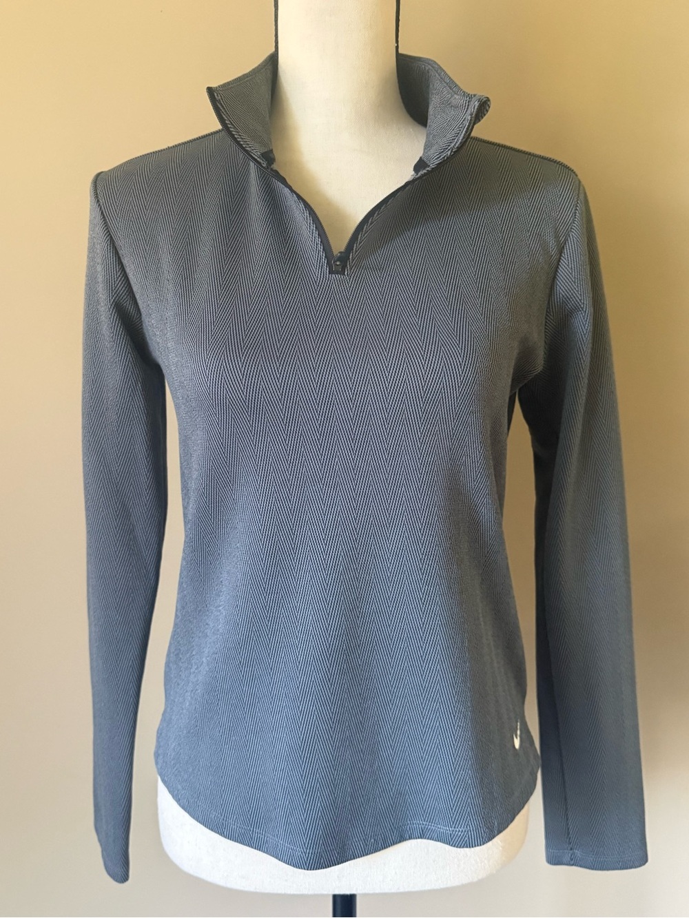 Nike Women’s Quarter Zip Activewear Sweater - Charcoal Gray XS